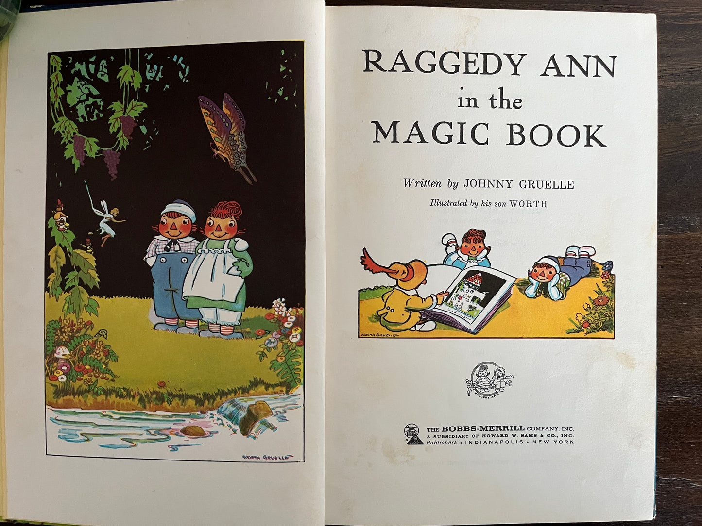 Raggedy Ann in the Magic Book by Johnny + Worth Gruelle, Hardcover (1961)