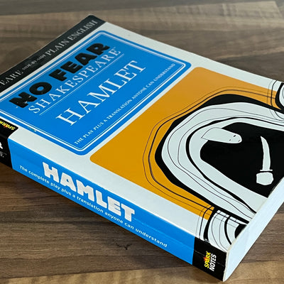 No Fear Shakespeare: Hamlet (Side-by-Side Plain English) - William Shakespeare