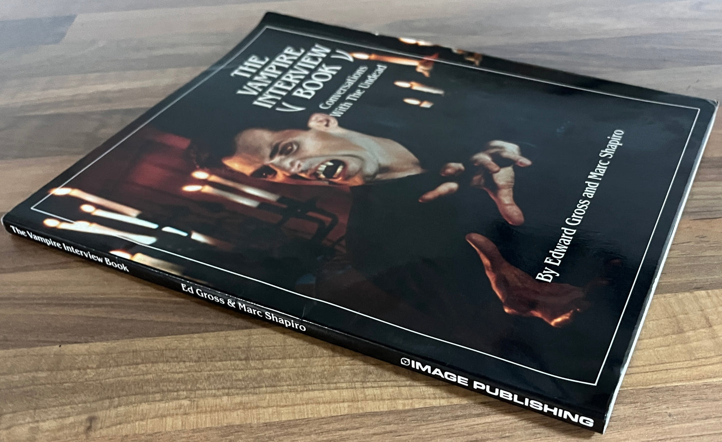 The Vampire Interview Book, Conversations with the Undead - E. Gross, M. Shapiro