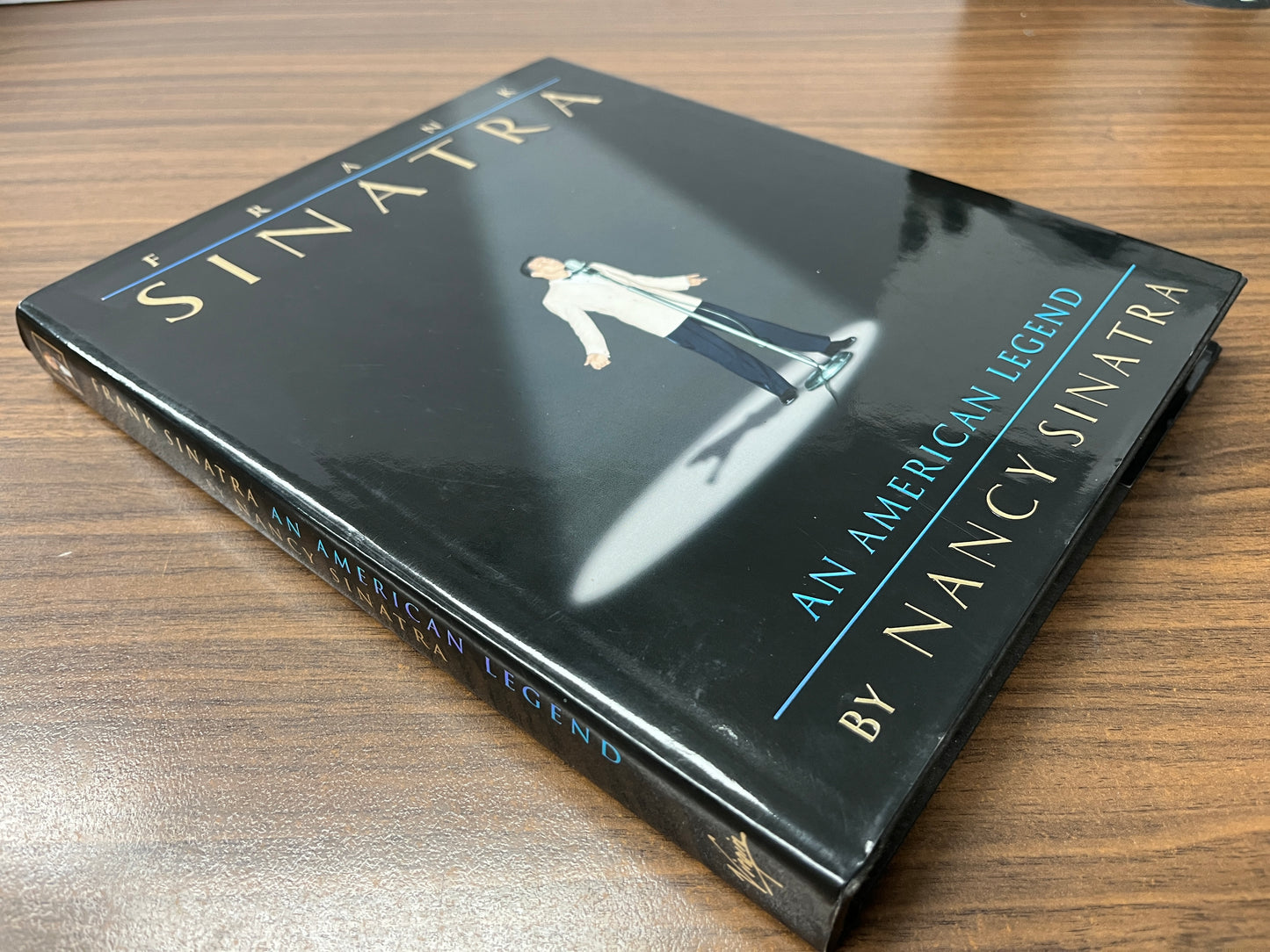 Frank Sinatra: An American Legend + CD by Nancy Sinatra (HC/DJ, 1995)