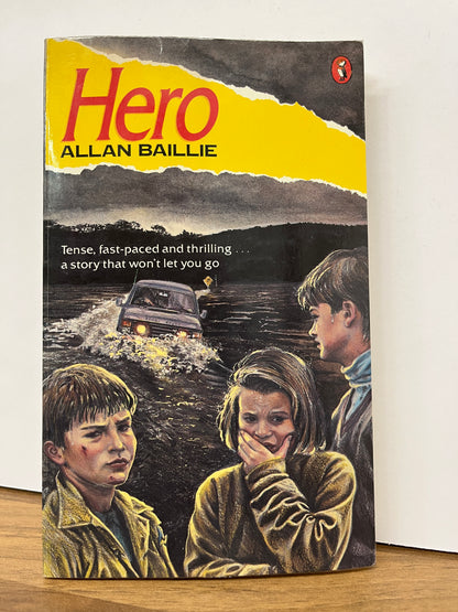 Hero by Allan Baillie (Puffin Books) Ex Libris