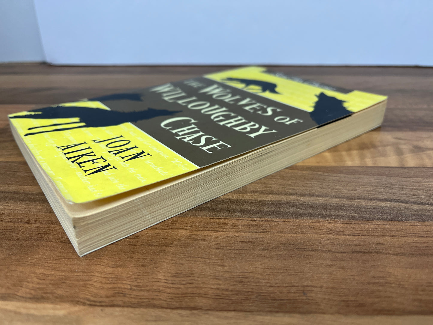 Wolves of Willoughby Chase by Joan Aiken (Red Fox Classics)