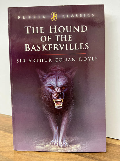 The Hound of the Baskervilles by Sir Arthur Conan Doyle (Puffin Classics)