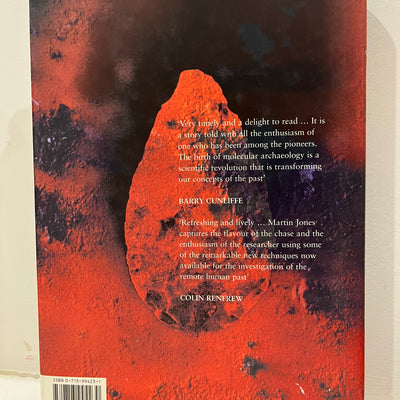 The Molecule Hunt: Archaeology and the Search for Ancient DNA by Martin Jones HC/DJ