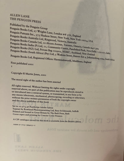 The Molecule Hunt: Archaeology and the Search for Ancient DNA by Martin Jones HC/DJ