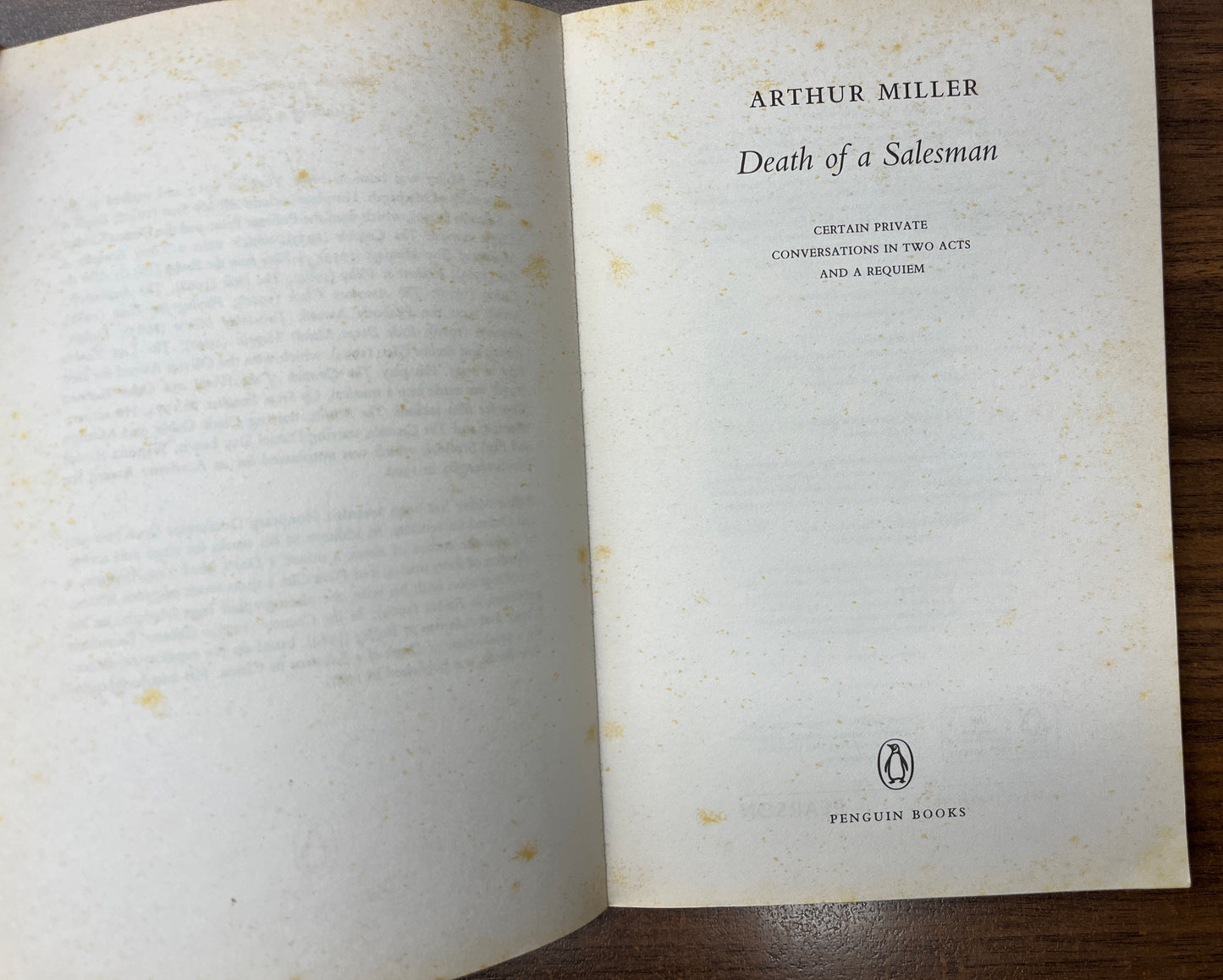 Death of a Salesman by  Arthur Miller (Penguin Modern Classics)