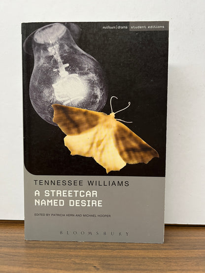 A Streetcar Named Desire by Tennessee Williams (Methuen Student Edition)
