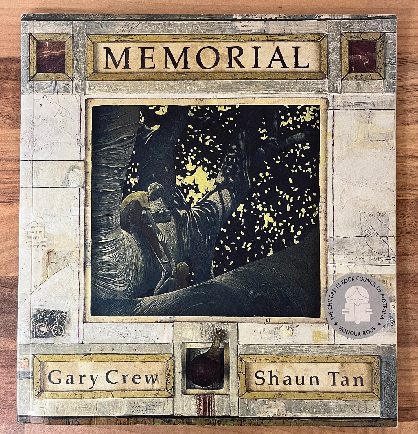 Memorial (Picture Book) by Gary Crew & Shaun Tan